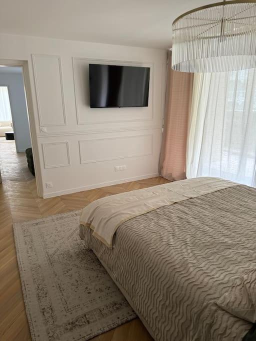 Appartement Henri Martin, Vue Tour Eiffel Trocadero Luxe Et Chic