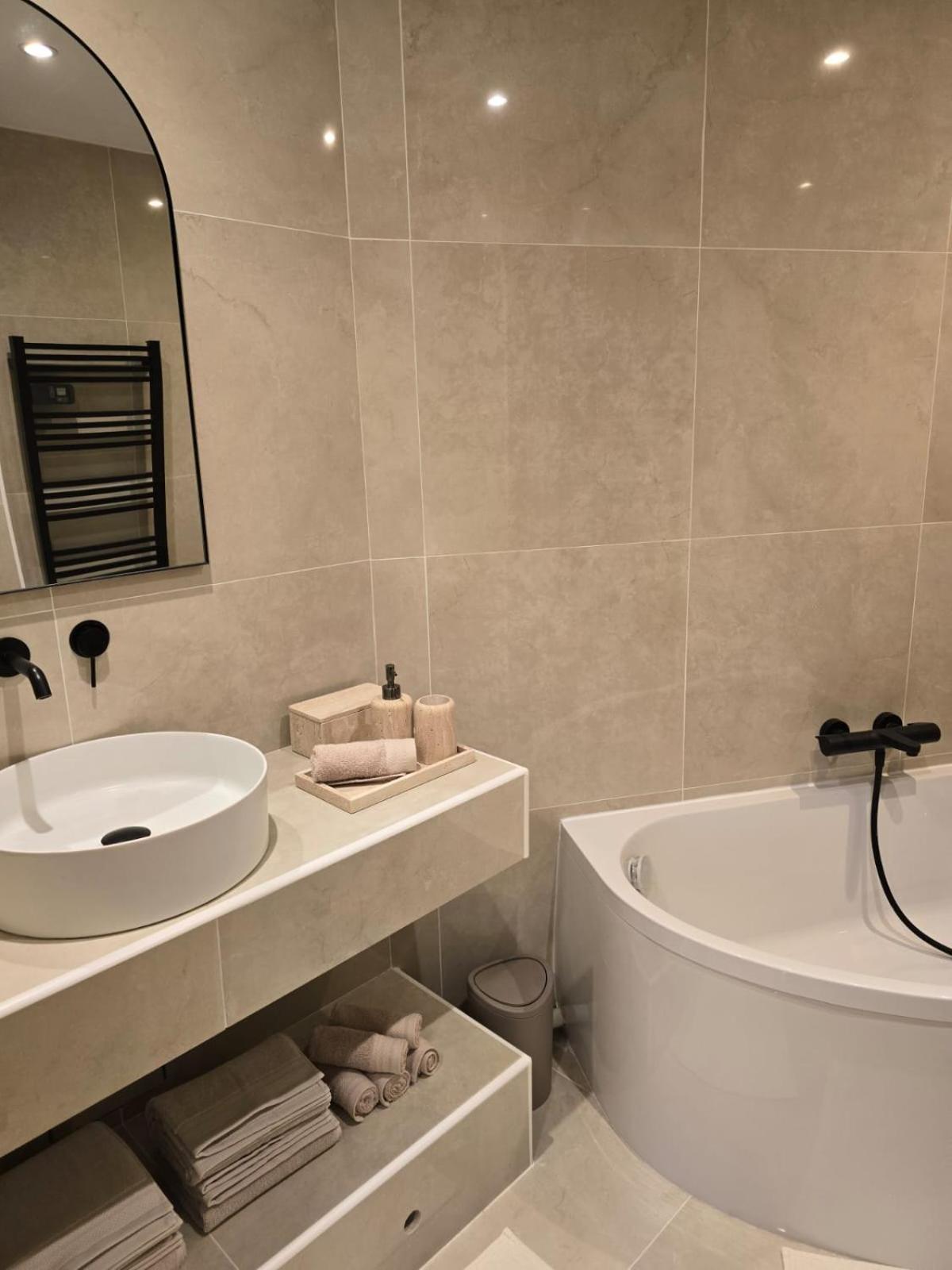 Appartement Henri Martin, Vue Tour Eiffel Trocadero Luxe Et Chic