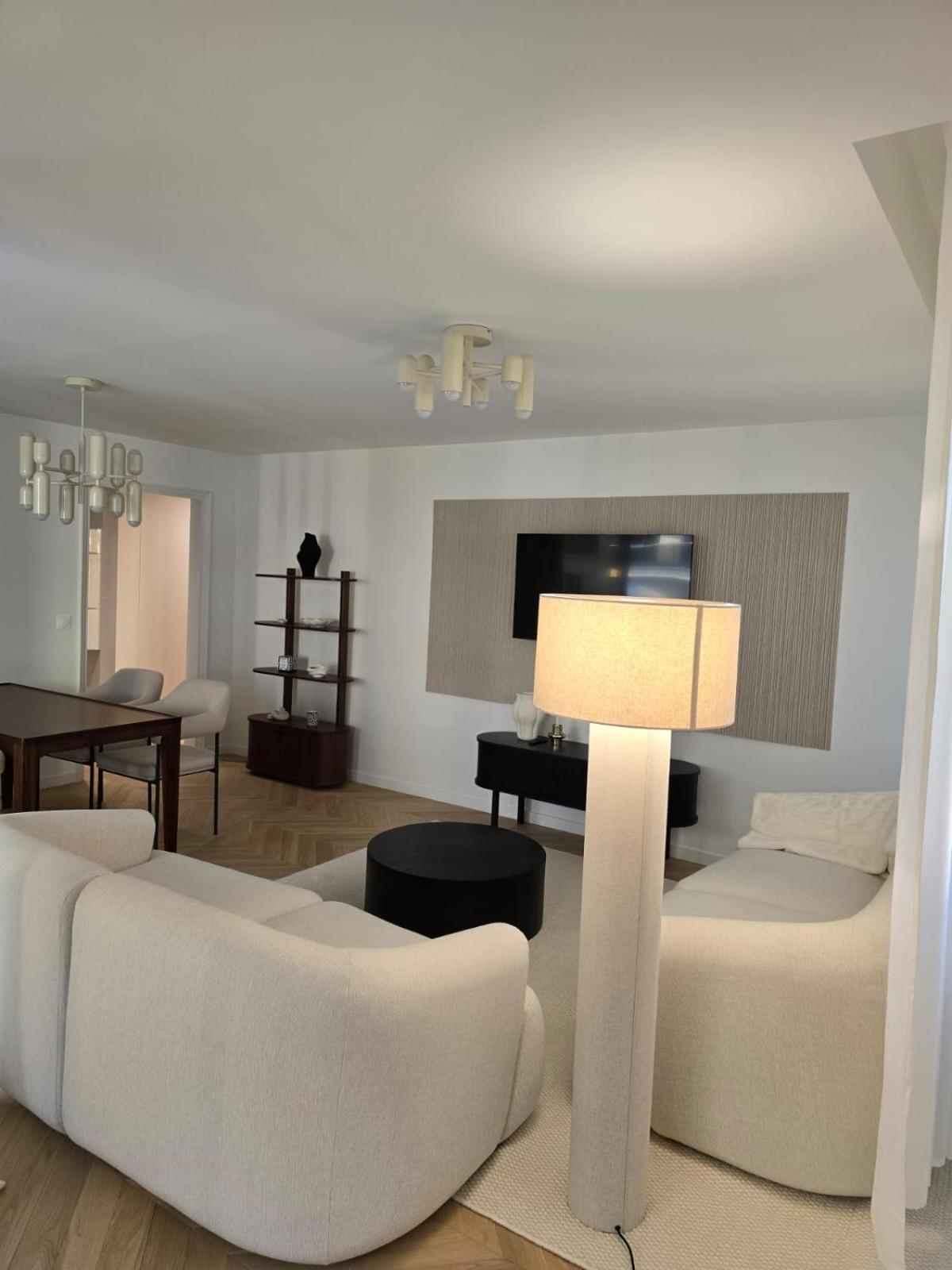 Appartement Henri Martin, Vue Tour Eiffel Trocadero Luxe Et Chic